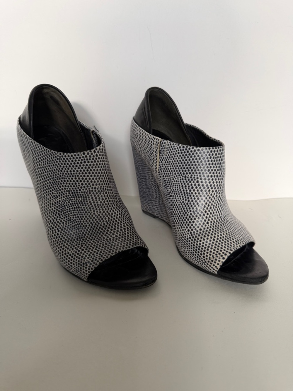 Alexander Wang Black/White Alla Wedge